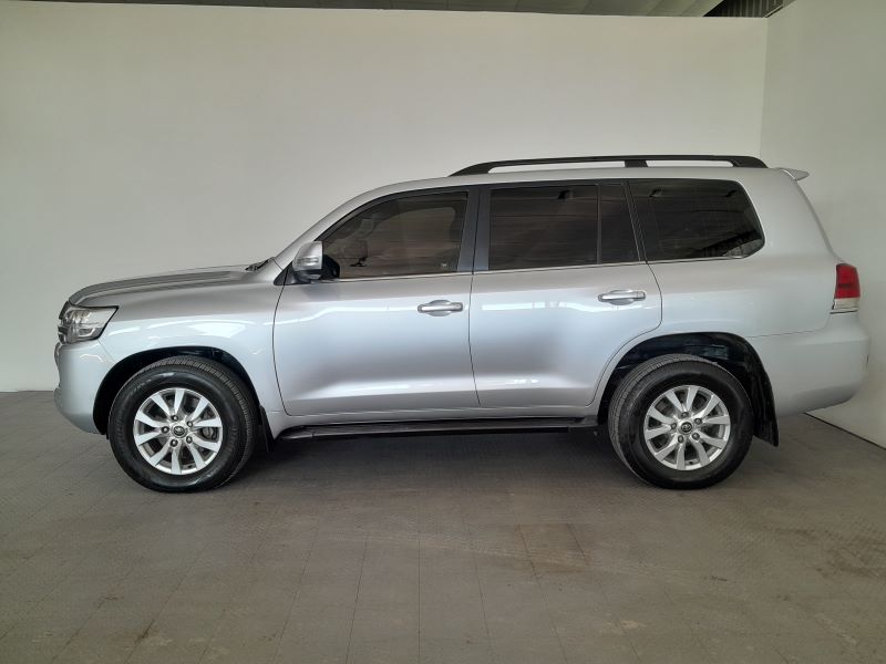 TOYOTA Land Cruiser 200 VX 2017 - foto 1