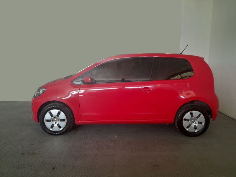 VOLKSWAGEN UP 2015 - foto 1