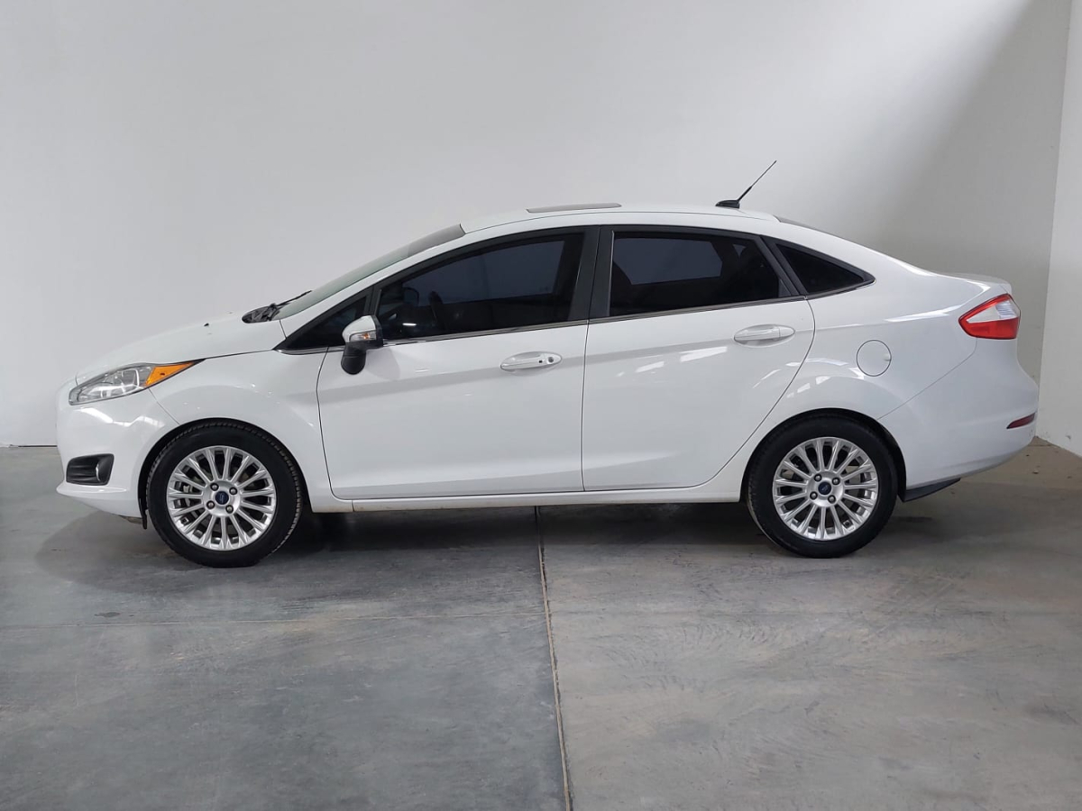 FORD FIESTA 2015 - foto 1